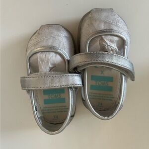 Toms x Disney “Glass Slipper” shoes toddler size 4